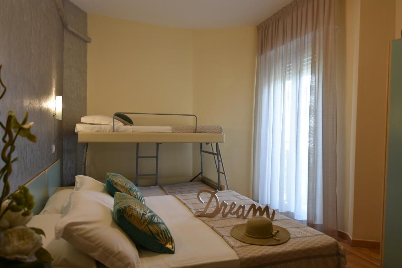 Hotel Jumbo Rimini Exterior foto