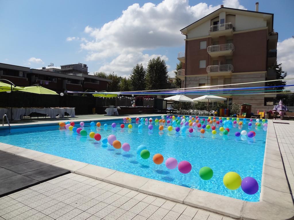Hotel Jumbo Rimini Exterior foto
