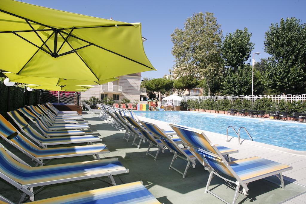Hotel Jumbo Rimini Exterior foto